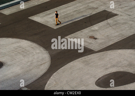 Skatboardfahrer a Basilea in Svizzera Foto Stock