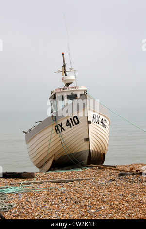 Barca da pesca RX410 'Tre sorelle", Dungeness, Kent, Regno Unito Foto Stock