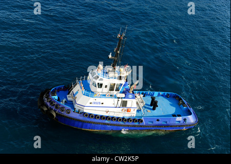 Rimorchiatore Fireboat Mar Egeo Mediterraneo Kusadasi Turchia blu Foto Stock