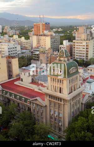 Mendoza Argentina, vista aerea da edificio Gomez, skyline, Andes Mountains, Pasaje San Martin edificio, edificio storico, torre, condominio residenziale a Foto Stock