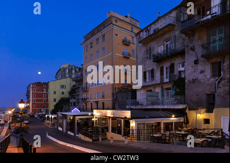 Ristorante presso il vecchio porto di Bastia Corsica. Francia Foto Stock