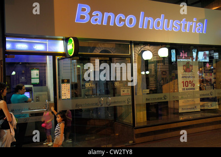 Mendoza Argentina,Avenida San Martin,Banco Industrial,chiuso,fuori orario,bancomat,bancomat,bancomat,ritiro,contanti,valuta,soldi,banca,ispanico WO Foto Stock