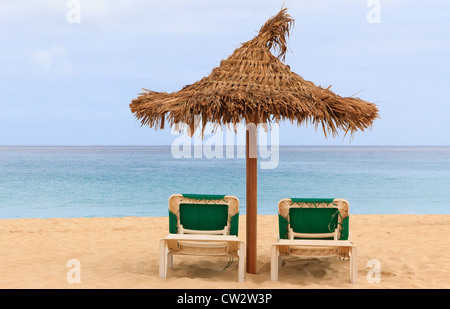 Palapa tetto sole ombrellone in capo verde sal Foto Stock