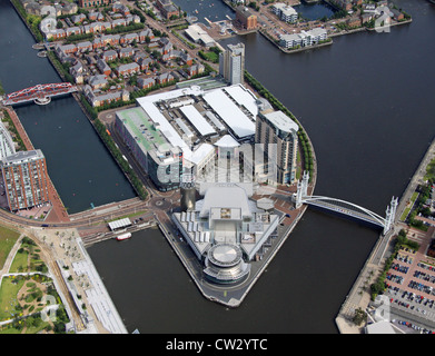 Vista aerea del Lowry Outlet Mall a Salford Quays, Manchester, Regno Unito Foto Stock