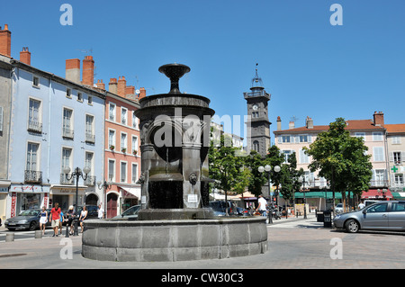 Piazza de la Republique Issoire Auvergne Francia Foto Stock