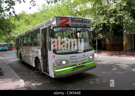 Mendoza Argentina,Avenida Gutierrez,strada scena,autobus urbano,pullman,trasporto pubblico,trasporto di massa,autostrada Route,Mercedes Benz,Alenco,modello,autista,lui Foto Stock