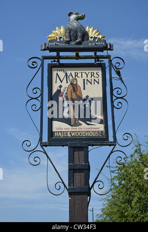 I martiri Inn segno, strada principale, Tolpuddle, Dorset, England, Regno Unito Foto Stock