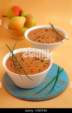 Gazpacho con le pere. Ricetta disponibile Foto Stock