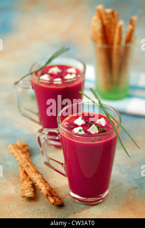 Il gazpacho di barbabietole. Ricetta disponibile Foto Stock