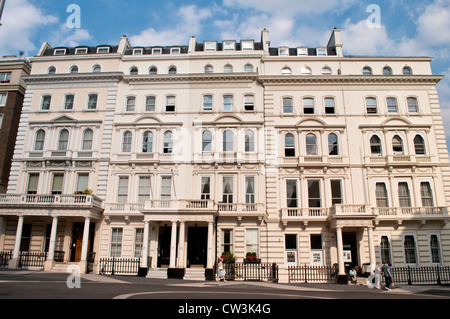 Georgian stucco bianco edificio, Exhibition Road, South Kensington, London, Regno Unito Foto Stock