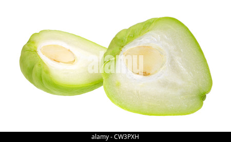 Due metà di chayote squash Foto Stock