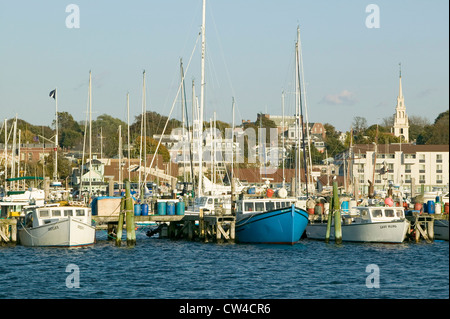 Barche da pesca nel porto di Newport, Rhode Island Foto Stock