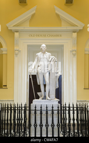 Originale statua a grandezza naturale di George Washington da Jean-Antoine Houdon nel restaurato Virginia State Capitol Rotunda Richmond Virginia Foto Stock