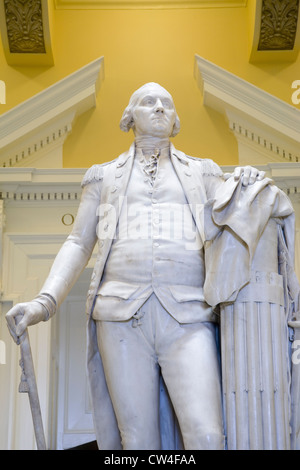 Originale statua a grandezza naturale di George Washington da Jean-Antoine Houdon nel restaurato Virginia State Capitol Rotunda Richmond Virginia Foto Stock