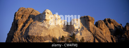 Sunrise panoramica vista sui presidenti George Washington Thomas Jefferson Teddy Roosevelt e Abraham Lincoln Mount Rushmore Foto Stock