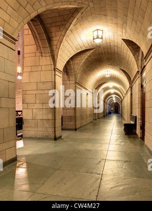 Corridoio nella cattedrale di apprendimento presso l'Università di Pittsburgh, in Pennsylvania, Stati Uniti d'America. Foto Stock