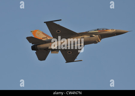 F-16ho soprannominato "ufa' (Storm) è fabbricato da 'Lockheed Martin' Foto Stock