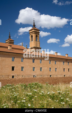 Il nuovo monastero di San Juan de la Pena in Jaca Jaca Huesca Spagna costruita dopo un incendio nel 1676 e sopra il monastero di San Juan de Foto Stock