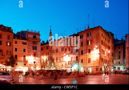 Roma, Piazza della Rotonda nella luce della sera Foto Stock