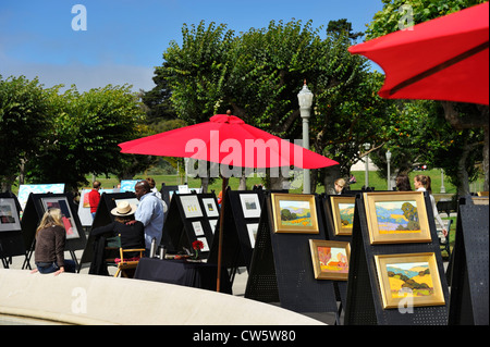 Mostra d'arte al Music Concourse di fronte alla California Academy of Sciences, San Francisco CA Foto Stock