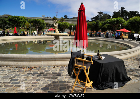 Mostra d'arte alla musica Concourse davanti all Accademia delle Scienze della California, San Francisco CA Foto Stock