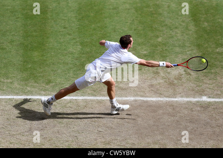 Andy Murray (GBR) in azione a Wimbledon Foto Stock