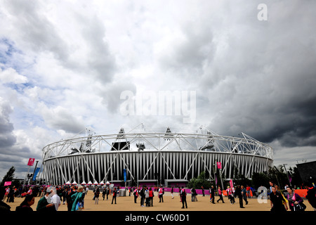 Villaggio olimpico e lo stadio durante il London 2012 giochi olimpici Foto Stock