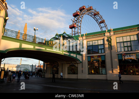 Ingresso principale al parco divertimenti Prater di Vienna Foto Stock