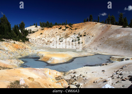 Hot Springs a Bumpass Hell, vulcanico di Lassen Foto Stock