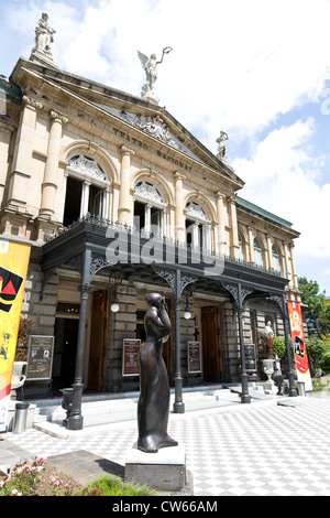 San Jose, Costa Rica: ingresso principale al Teatro Nacional è uno dei luoghi storici monumenti. Foto Stock