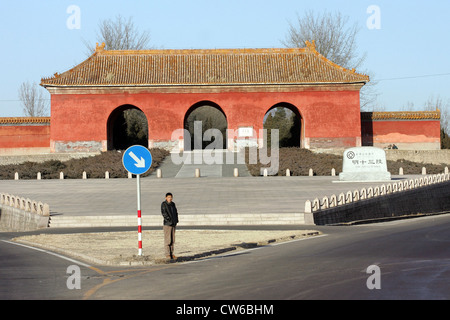 Pechino, il Grande Palazzo Gate a le Tombe dei Ming Foto Stock