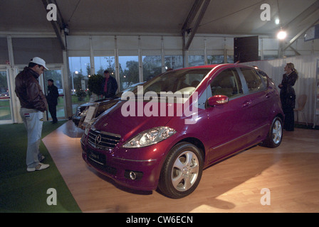 Saturno rosso di una Mercedes Classe A in un motor show di Bucarest, Romania Foto Stock