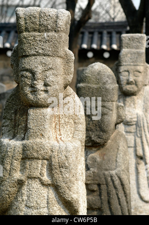 Totem di fronte al Museo Nazionale della Corea del Sud di Seoul Foto Stock