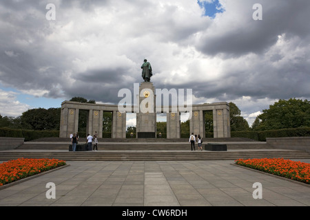 Guerra sovietica Memorial in Tiergarten, Germania Berlino Foto Stock