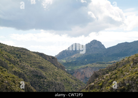 Escursionismo nella Vall de Laguar, provincia di Alicante, Valencia, Spagna Foto Stock