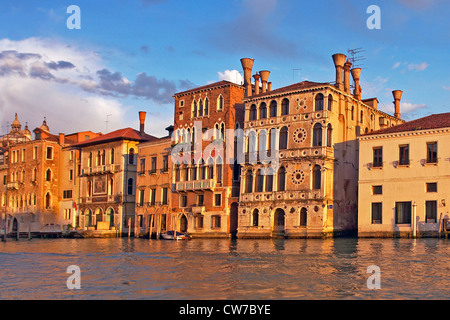 Case a Canale Grande nella luce della sera, Italia, Venezia Foto Stock