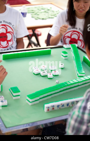 Scheda cinese gioco di mahjong, Chinatown, Winnipeg, Manitoba, Canada Foto Stock