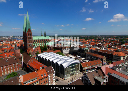 Vista dalla chiesa di San Pietro presso il municipio e la chiesa di Santa Maria, Germania, Schleswig-Holstein, Lubecca Foto Stock