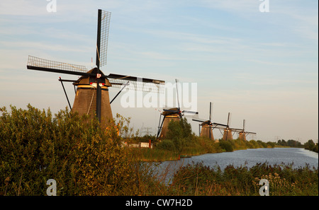 Mulini a vento a Kinderdijk, Paesi Bassi Foto Stock