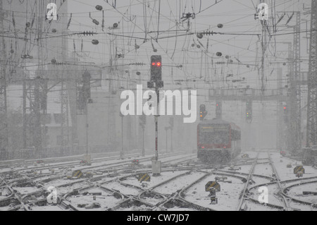 Nevicata sulla Stazione prinipale di Colonia, in Germania, in Renania settentrionale-Vestfalia, Colonia Foto Stock