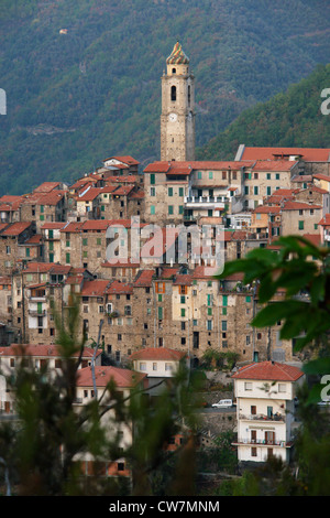 Castelvittorio è un comune in provincia di Imperia in Italia la Regione Liguria, situato a circa 120 km southwe Foto Stock