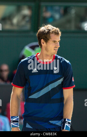 Andy Murray (GBR) vince la medaglia d'oro nel tennis maschile in finale le Olimpiadi estive di Londra, 2012 Foto Stock