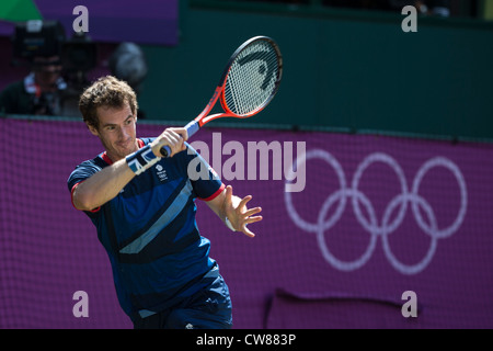 Andy Murray (GBR) vince la medaglia d'oro nel tennis maschile in finale le Olimpiadi estive di Londra, 2012 Foto Stock