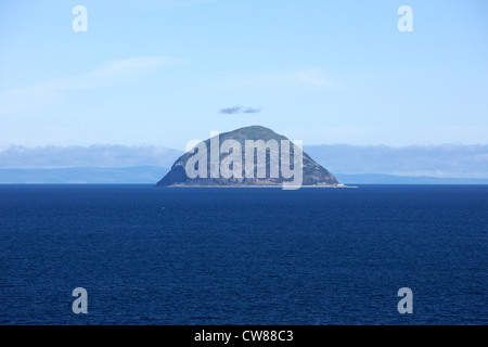 Ailsa craig isola al largo delle coste del South Ayrshire nel Firth of Clyde Scotland Regno Unito Regno Unito Foto Stock