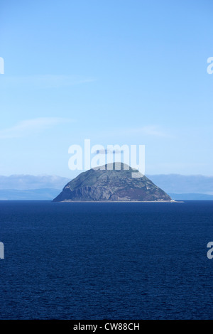 Ailsa craig isola al largo delle coste del South Ayrshire nel Firth of Clyde Scotland Regno Unito Regno Unito Foto Stock