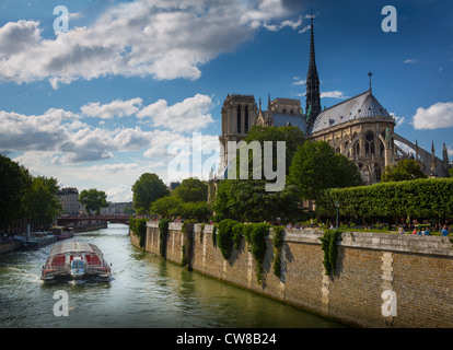La cattedrale di Notre Dame e il fiume Senna a Parigi, Francia Foto Stock