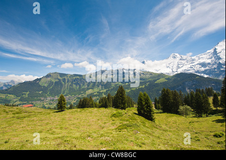 Regione di Jungfrau, Svizzera. Massiccio Jungfrau da Murren. Foto Stock