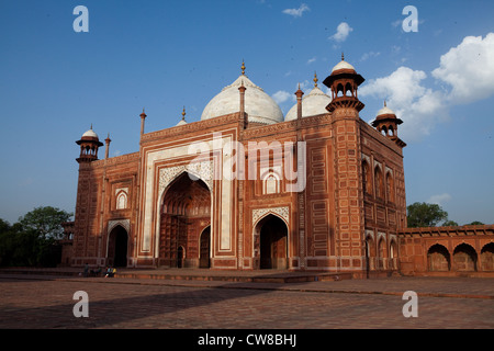 Il Taj Mahal moschea nel sole del tardo pomeriggio Foto Stock