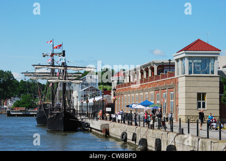 Nina e Pinto ormeggiato al Porto di Rochester, New York. Foto Stock