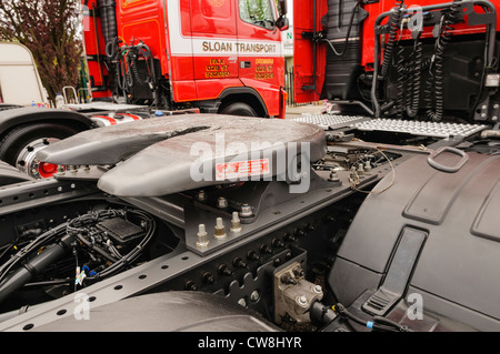 Accoppiamento della ralla sollevatore su un autocarro/carrello Foto Stock